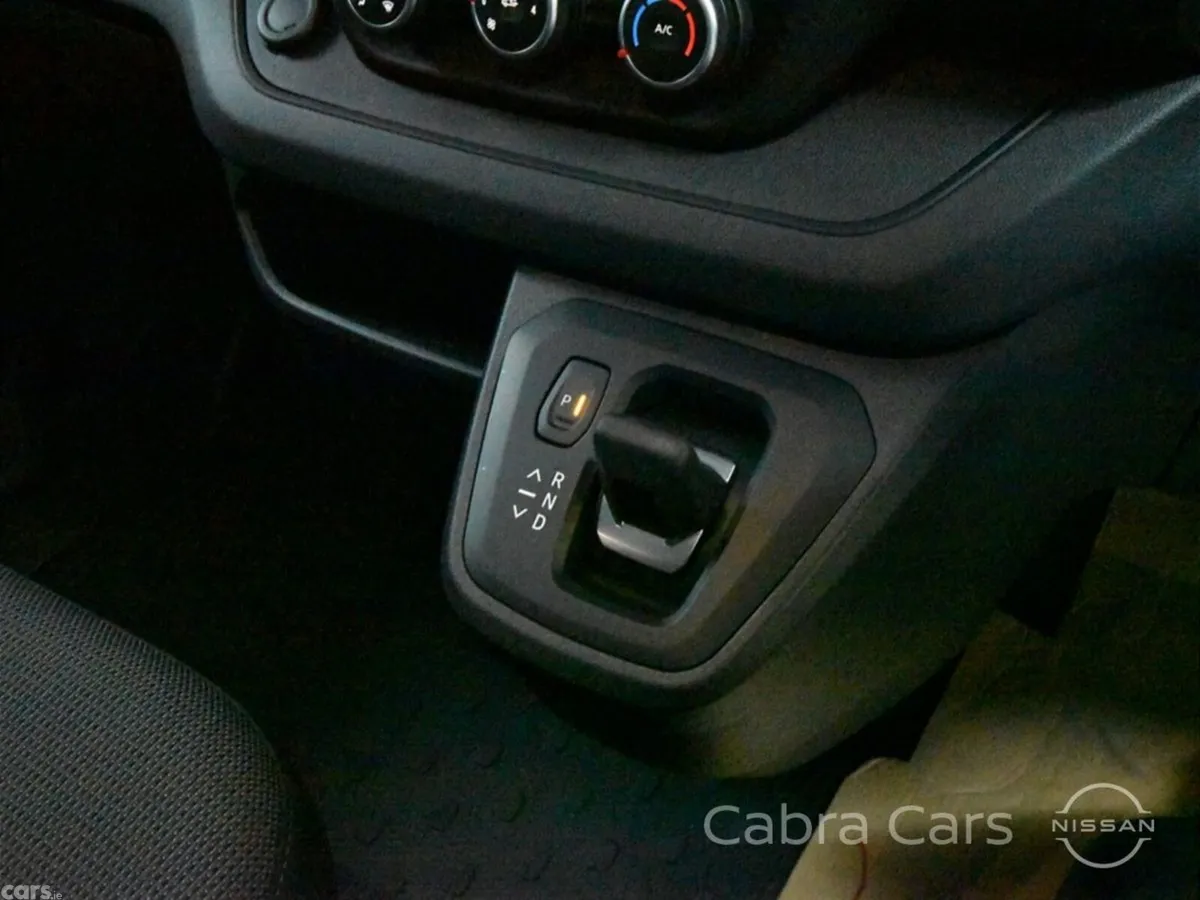 Nissan Primastar MPV, Diesel, 2026, Grey