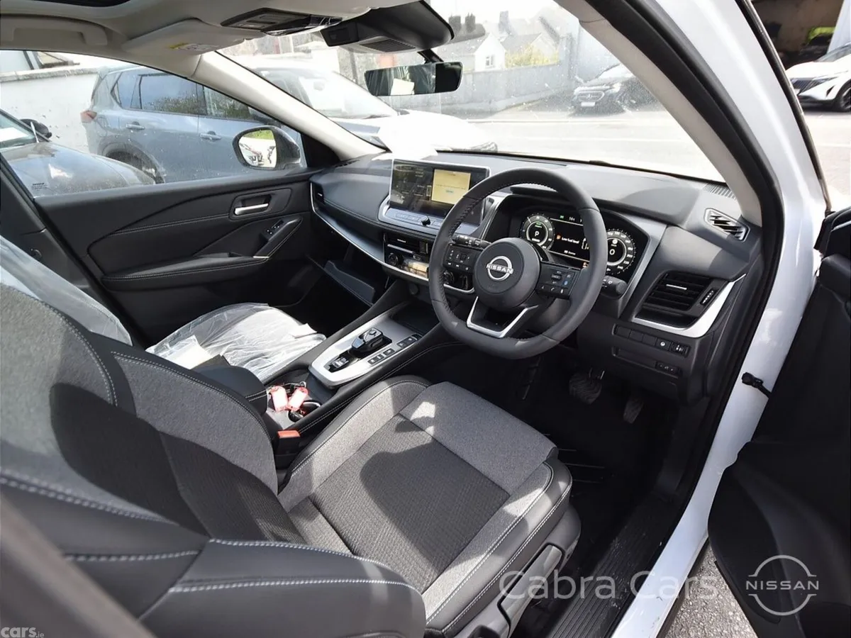 Nissan Qashqai MPV, Petrol Hybrid, 2026, White