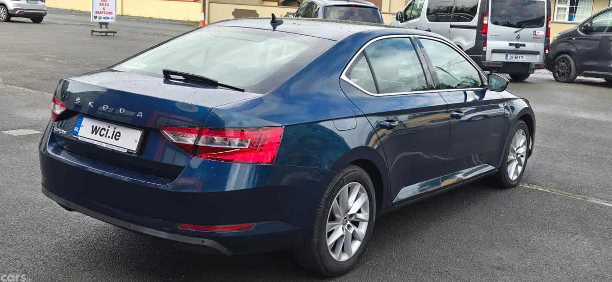 Skoda Superb Saloon, Diesel, 2022, Blue