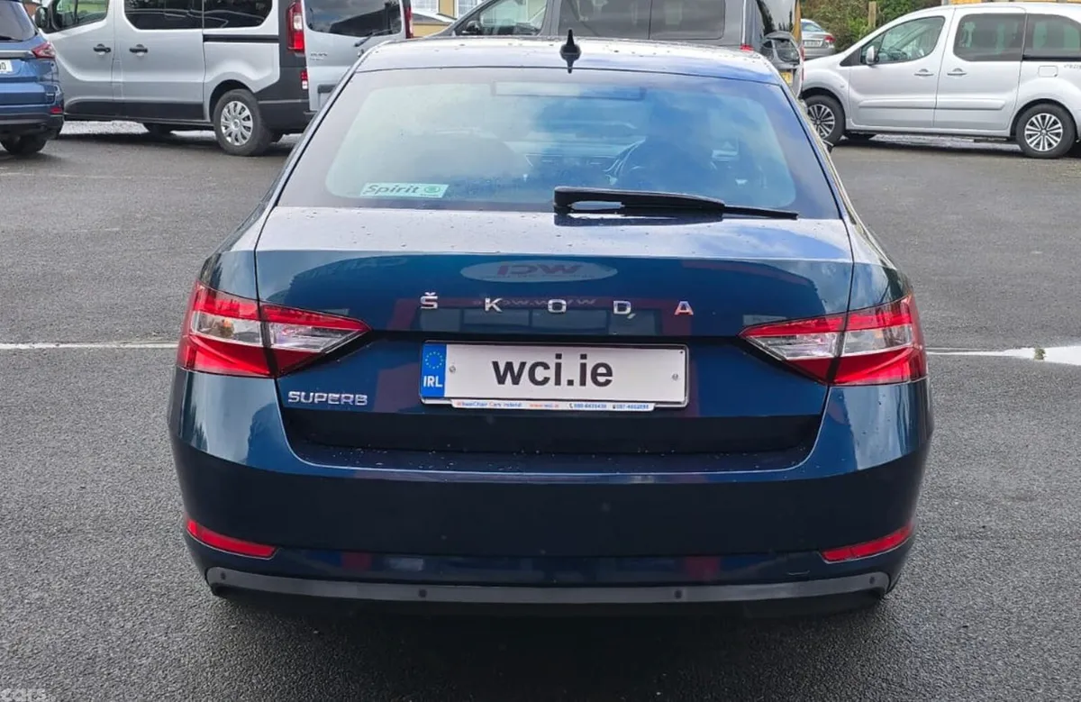 Skoda Superb Saloon, Diesel, 2022, Blue