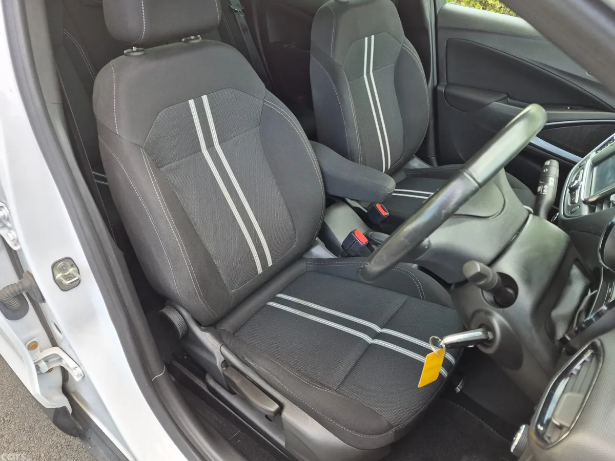 Opel Crossland X SUV, Petrol, 2023, White