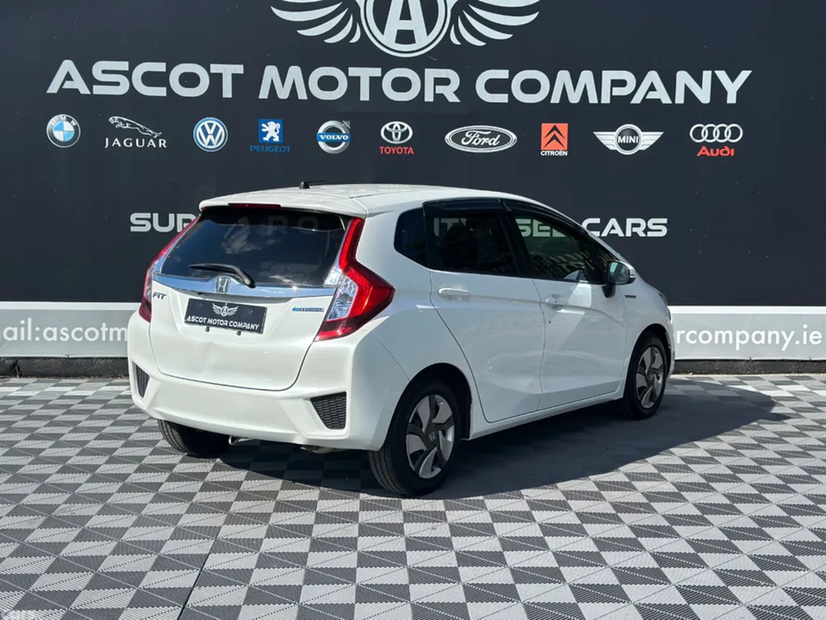 Honda Fit Hatchback, Petrol Hybrid, 2015, White