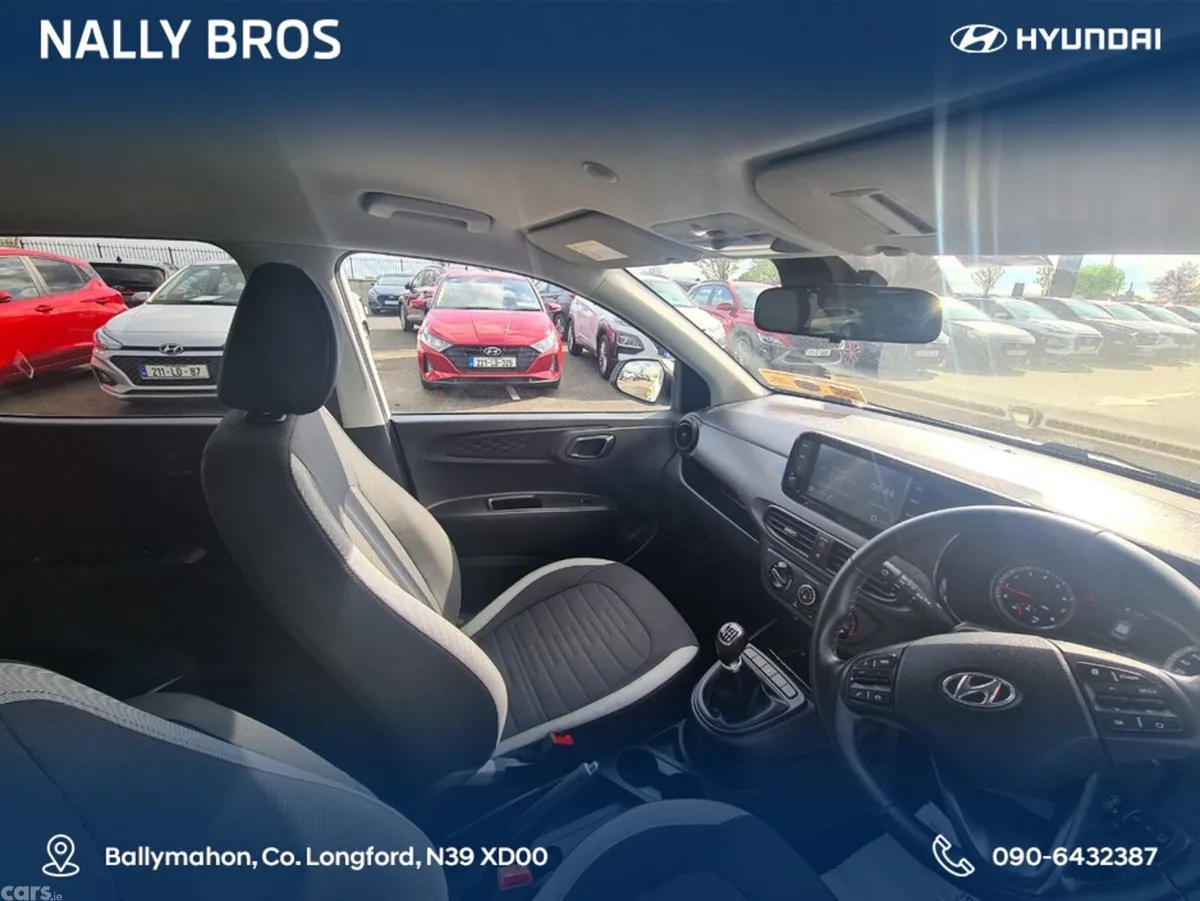 Hyundai i10 Hatchback, Petrol, 2021, White