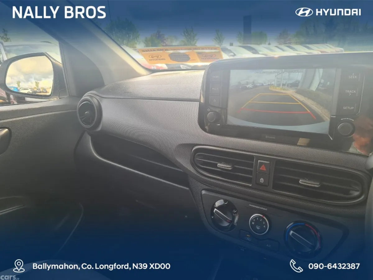 Hyundai i10 Hatchback, Petrol, 2021, White