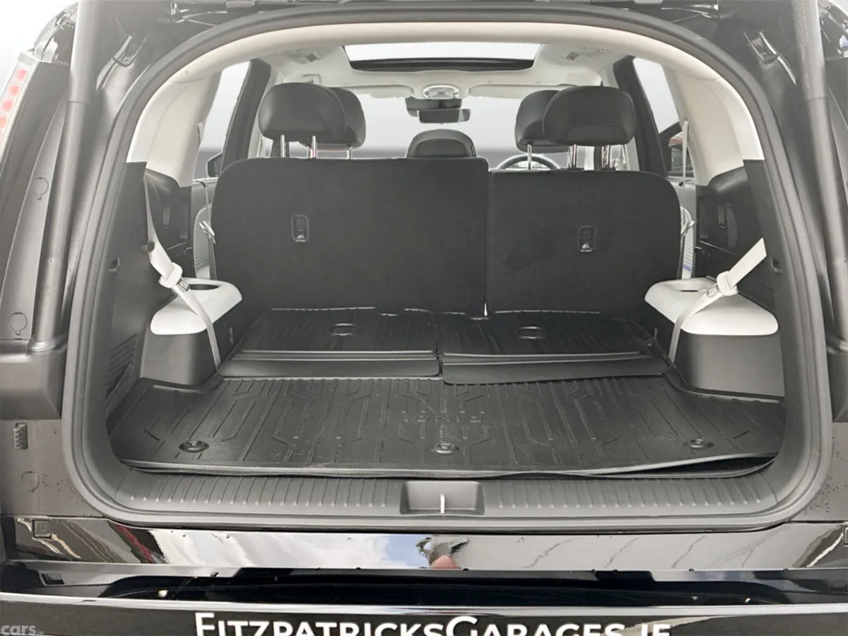 Hyundai IONIQ 9 MPV, Electric, 2026, Black