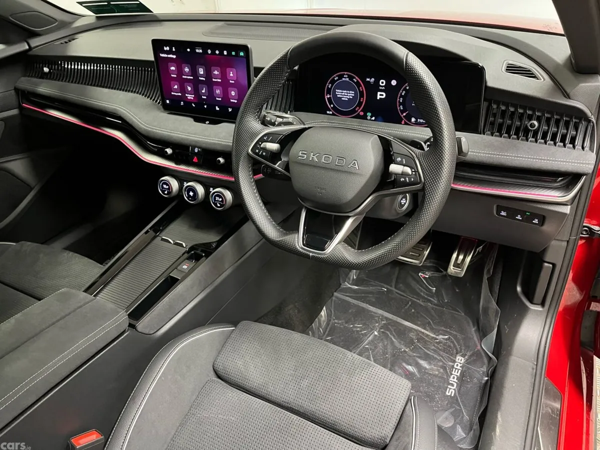 Skoda Superb Sportline DSG 2.0 TDI 150BHP - Revers, Cabra