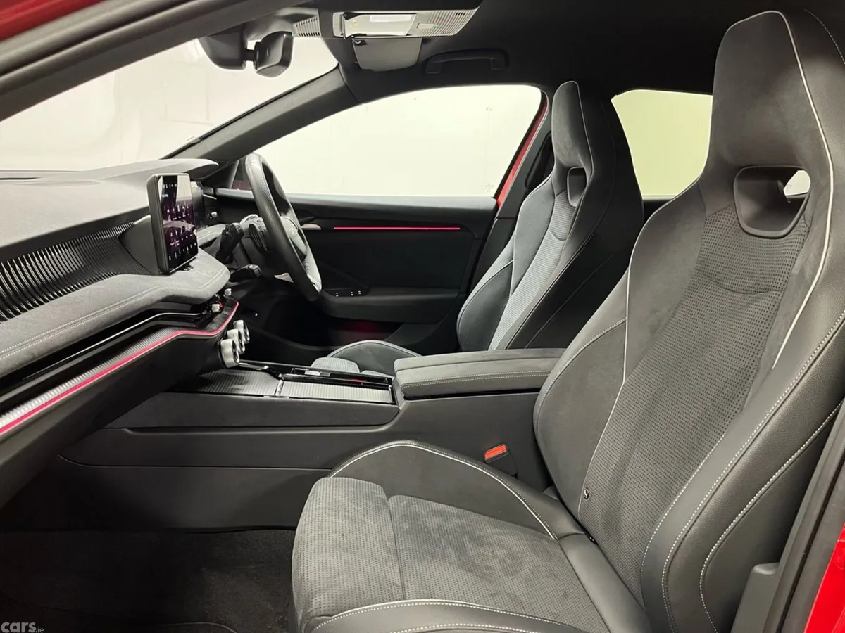 Skoda Superb Sportline DSG 2.0 TDI 150BHP - Revers, Cabra