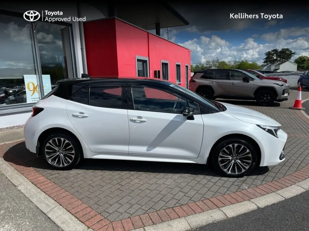 Toyota Corolla Hatchback, Petrol Hybrid, 2024, White