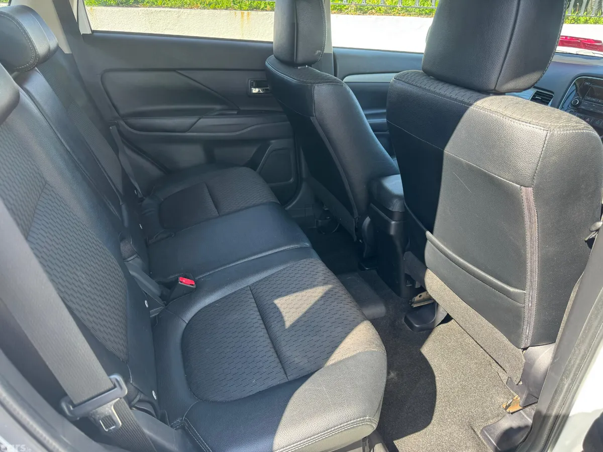 Mitsubishi Outlander SUV, Petrol Plug-in Hybrid, 2015, White
