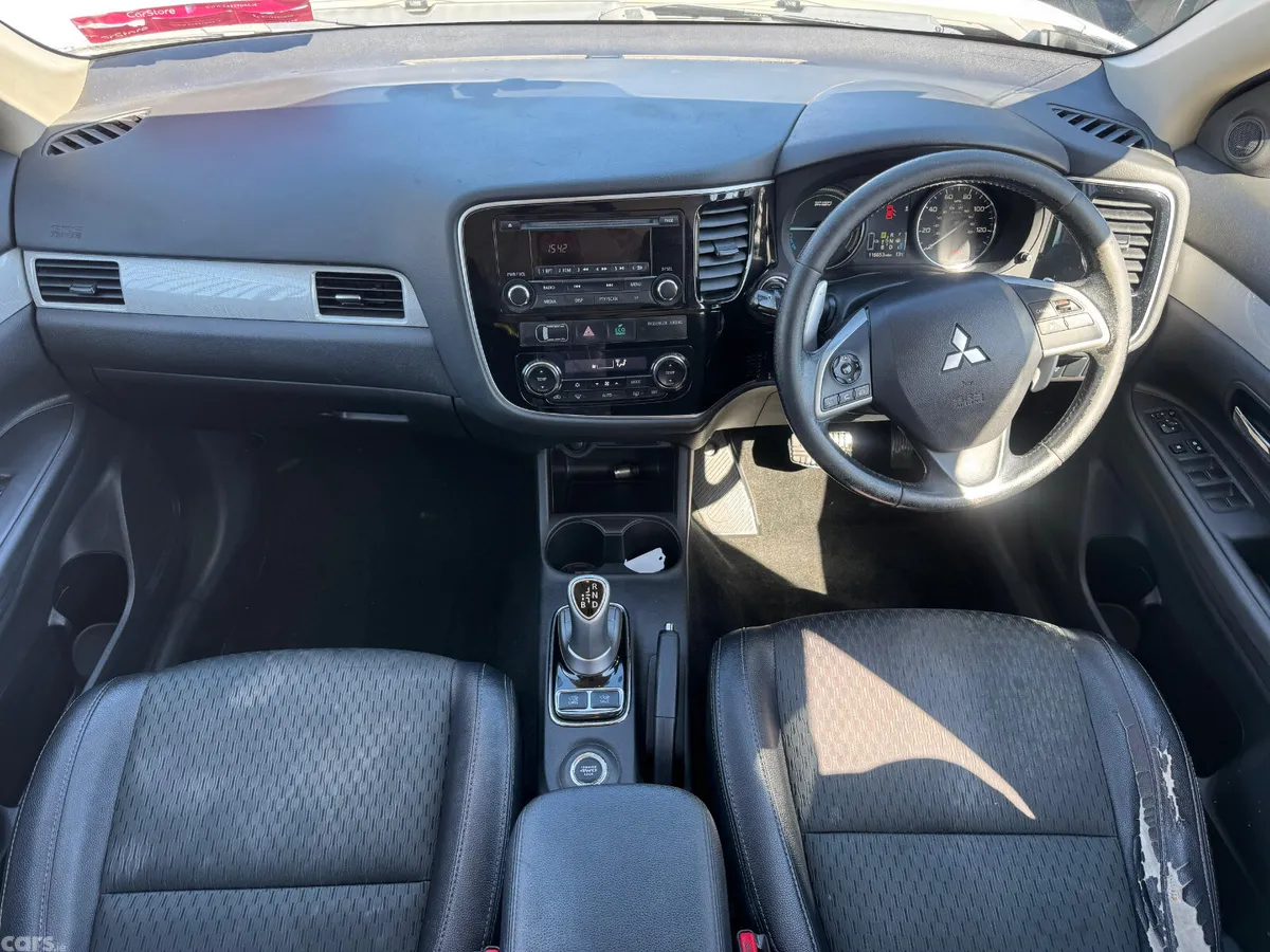 Mitsubishi Outlander SUV, Petrol Plug-in Hybrid, 2015, White