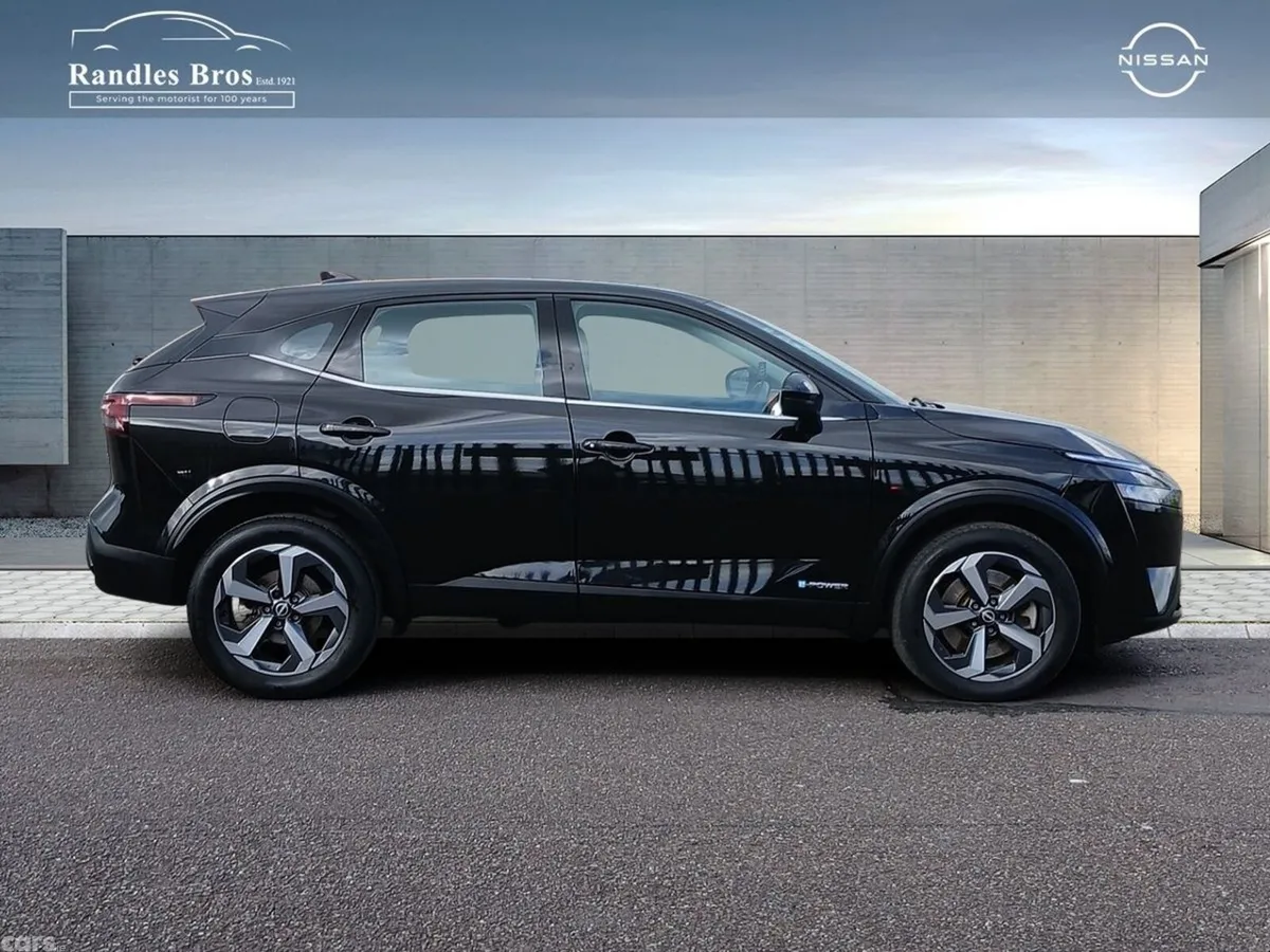 Nissan Qashqai MPV, Petrol, 2024, Black