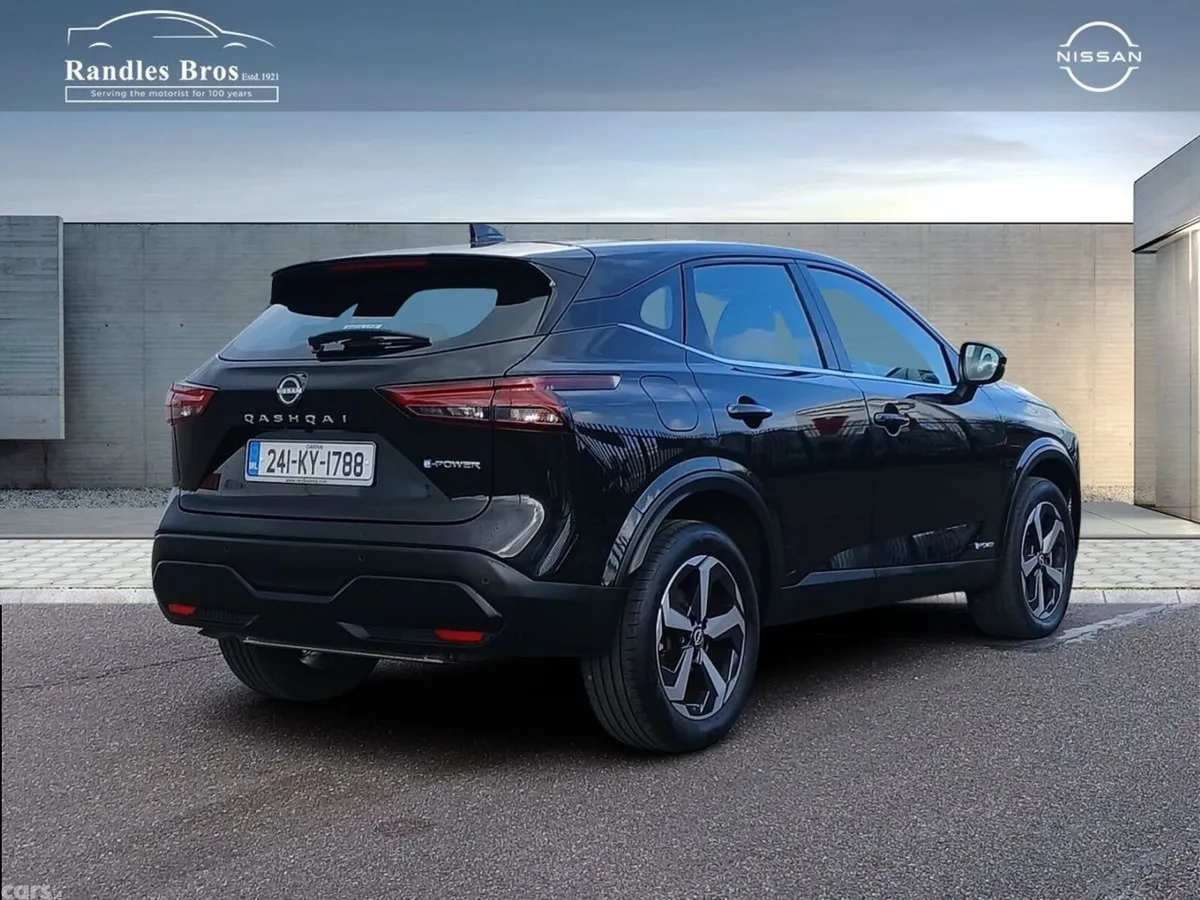 Nissan Qashqai MPV, Petrol, 2024, Black