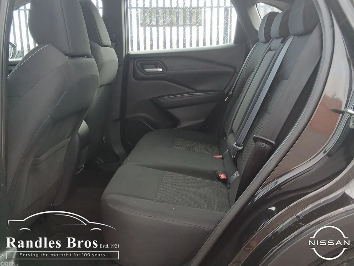 Nissan Qashqai MPV, Petrol, 2024, Black
