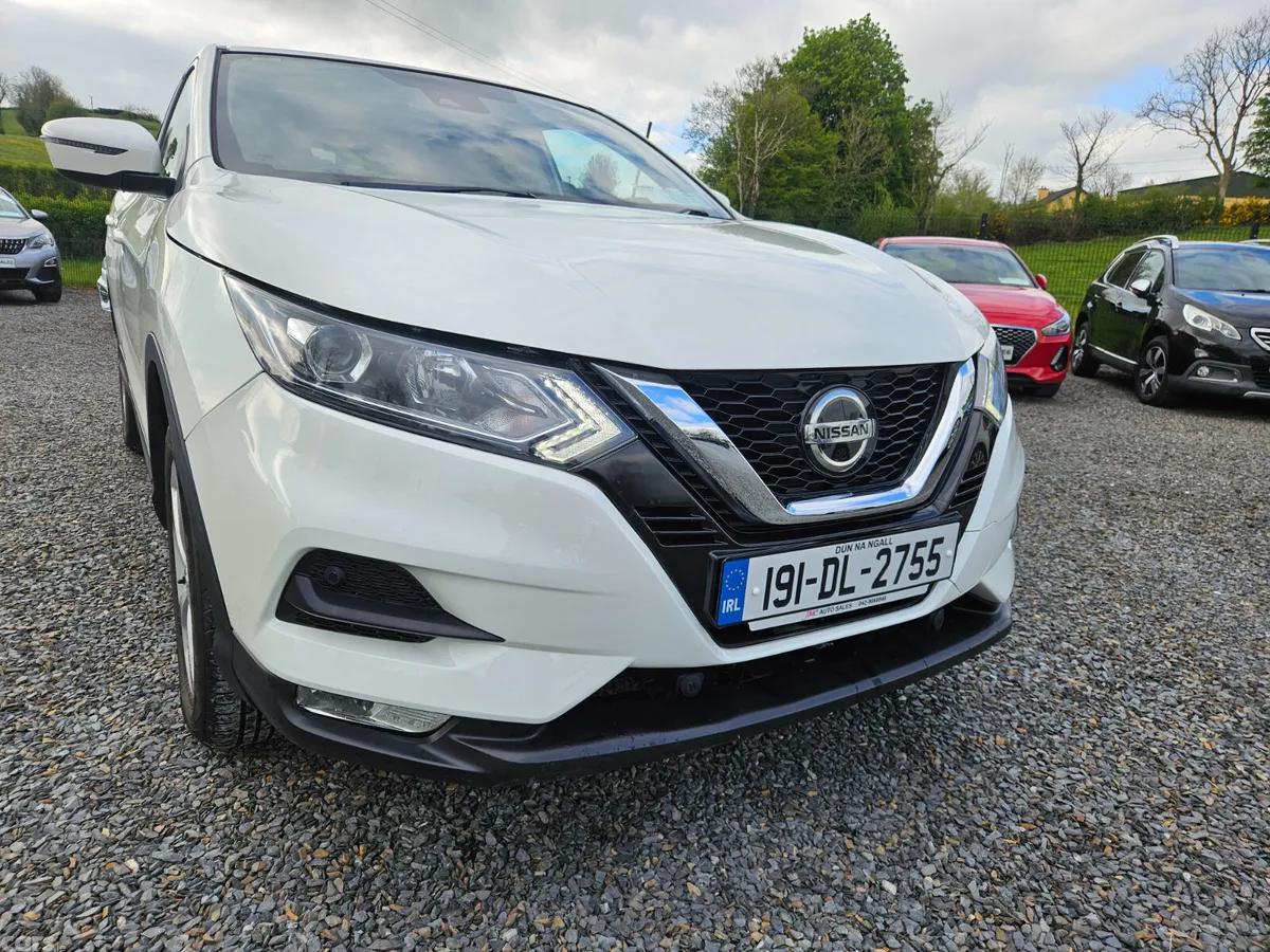 Nissan Qashqai Hatchback, Diesel, 2019, White