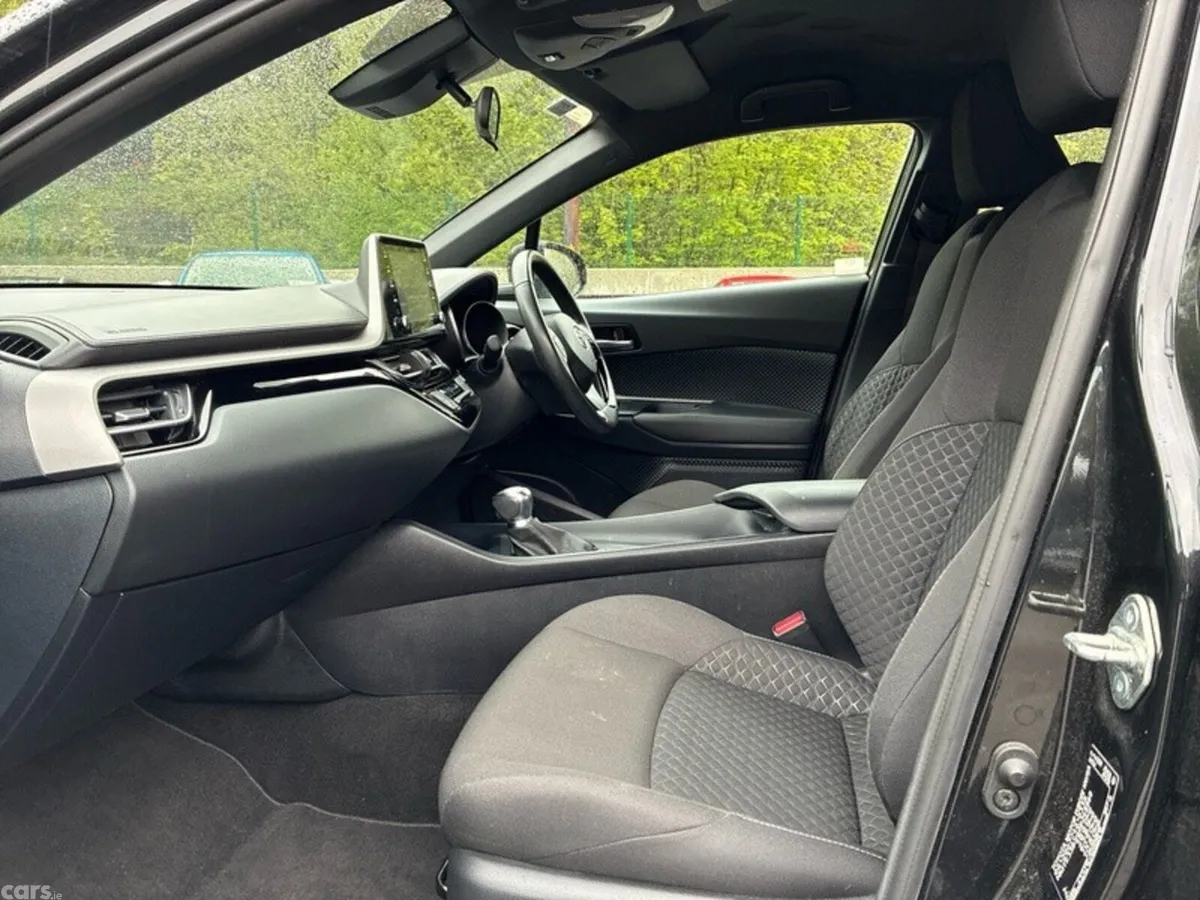Toyota C-HR SUV, Petrol Hybrid, 2023, Black