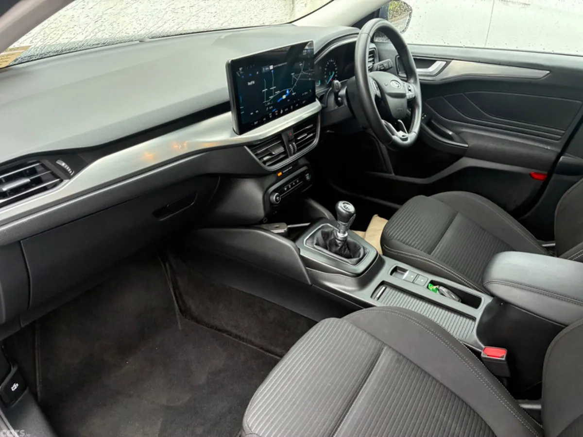 Ford Focus Hatchback, Petrol, 2023, Blue