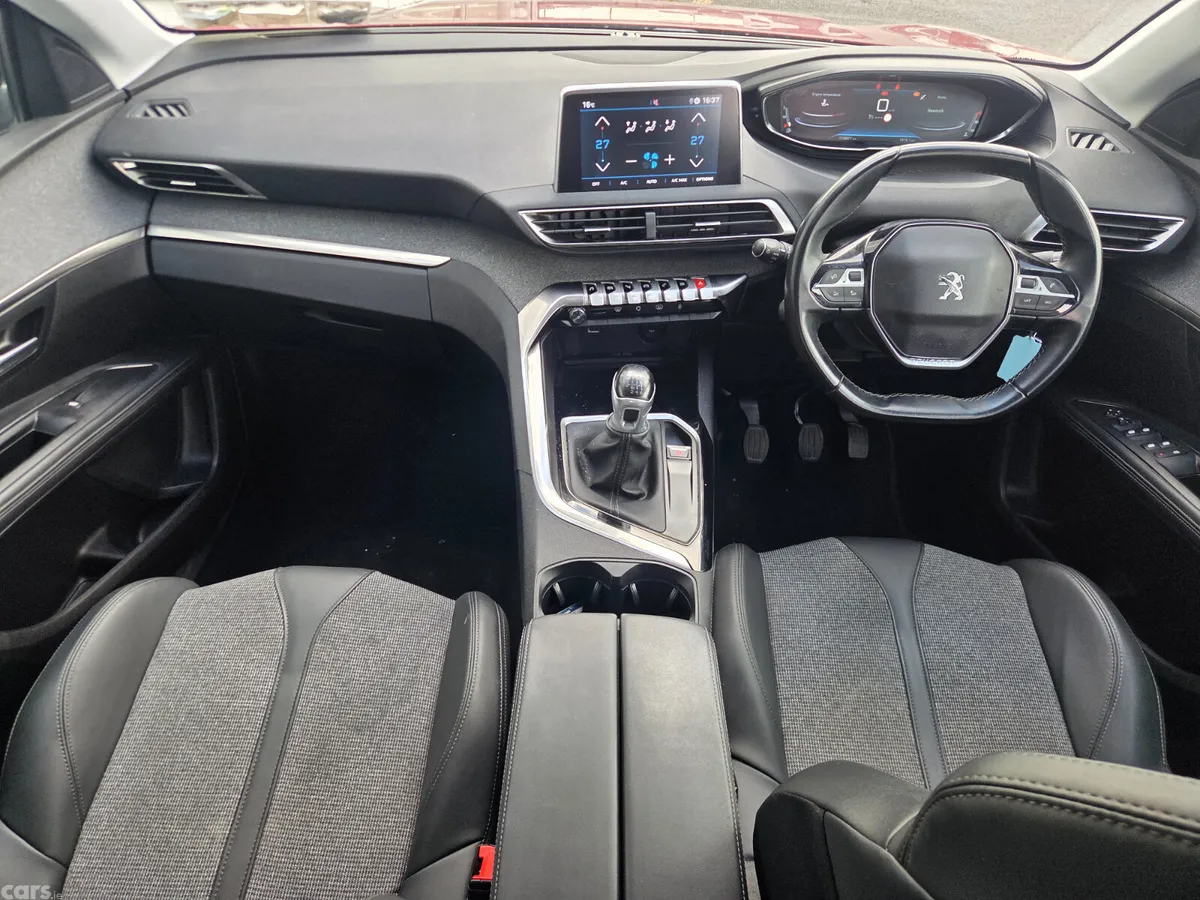 Peugeot 5008 MPV, Diesel, 2020, Red