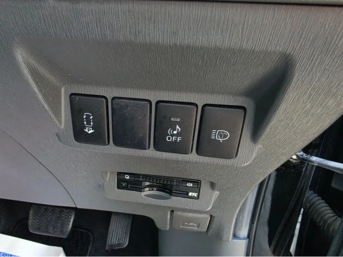 Toyota Prius MPV, Petrol Hybrid, 2013, Black