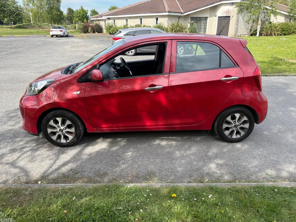Kia Picanto Hatchback, Petrol, 2016, Red