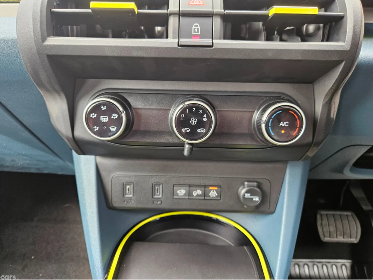 Fiat Grande Panda Hatchback, Petrol Hybrid, 2026, Blue