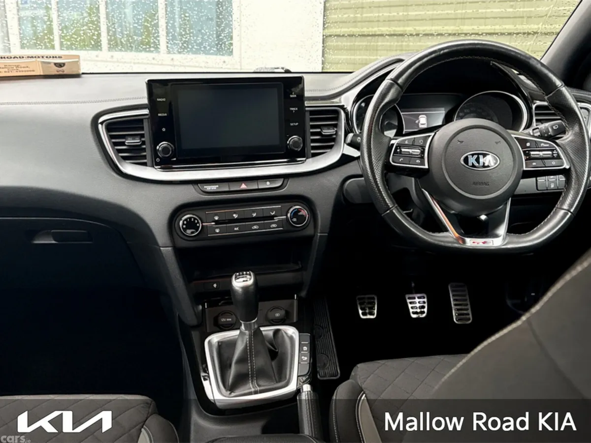 Kia Ceed Hatchback, Petrol, 2020, Red