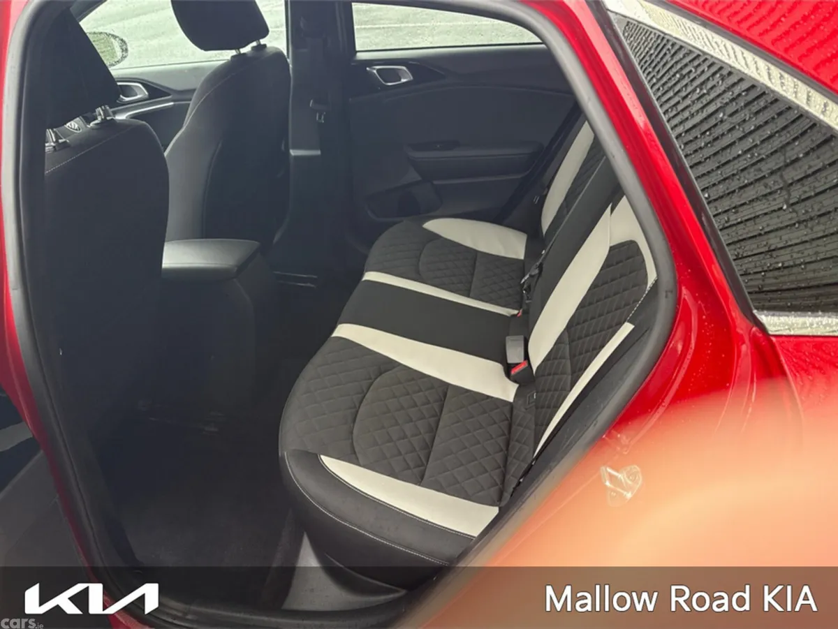Kia Ceed Hatchback, Petrol, 2020, Red