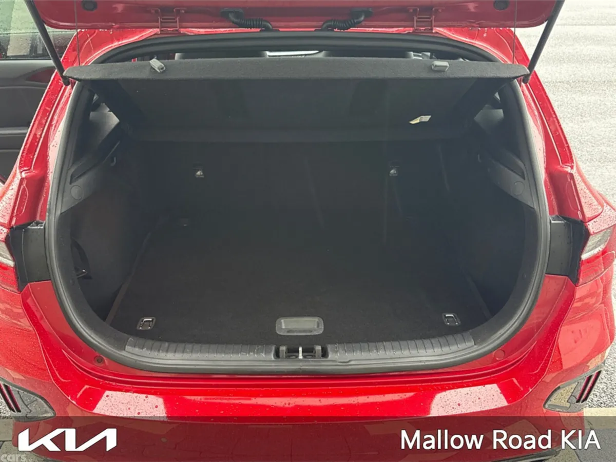 Kia Ceed Hatchback, Petrol, 2020, Red