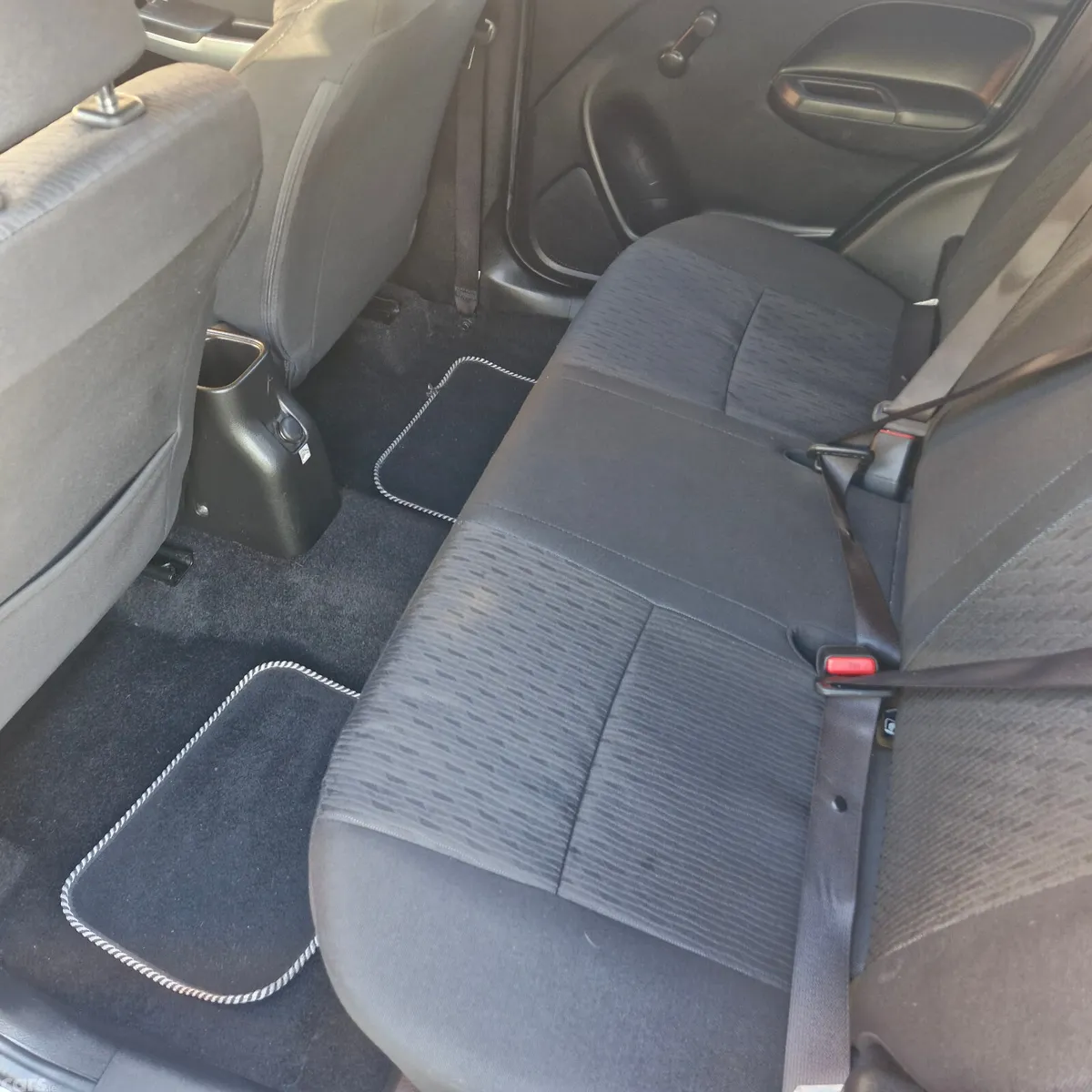 Suzuki Baleno Hatchback, Petrol, 2016, Silver