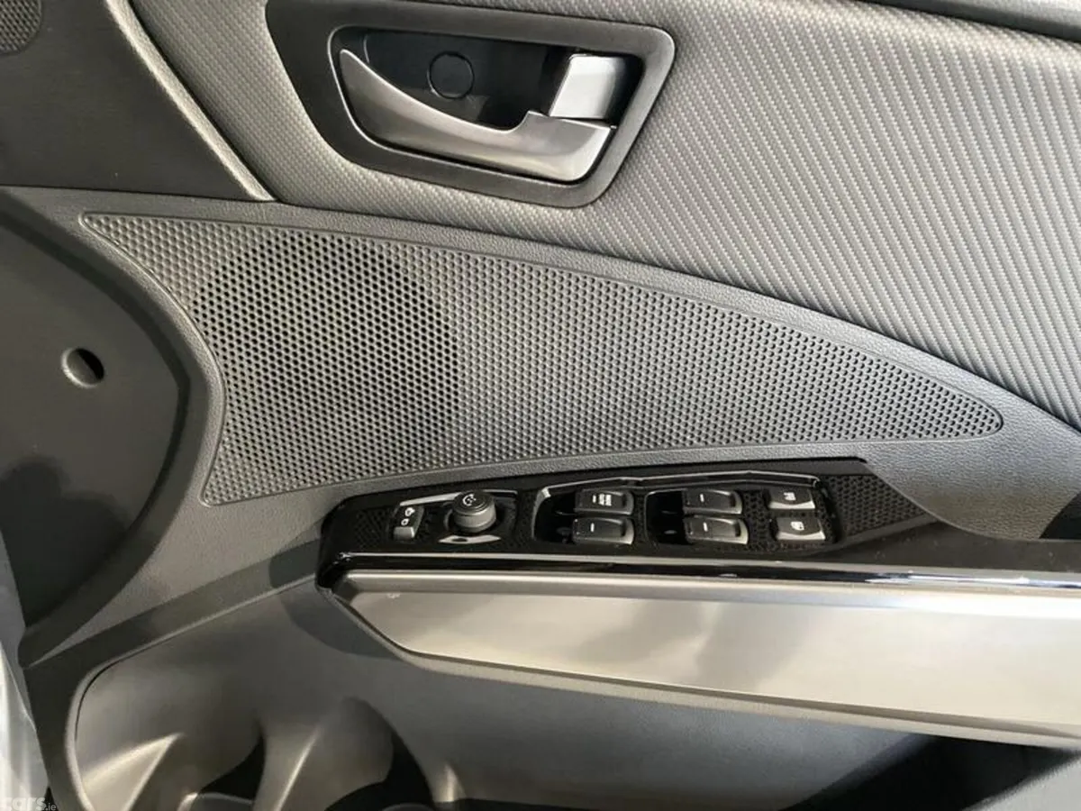 KGM Tivoli Hatchback, Petrol, 2025, Silver