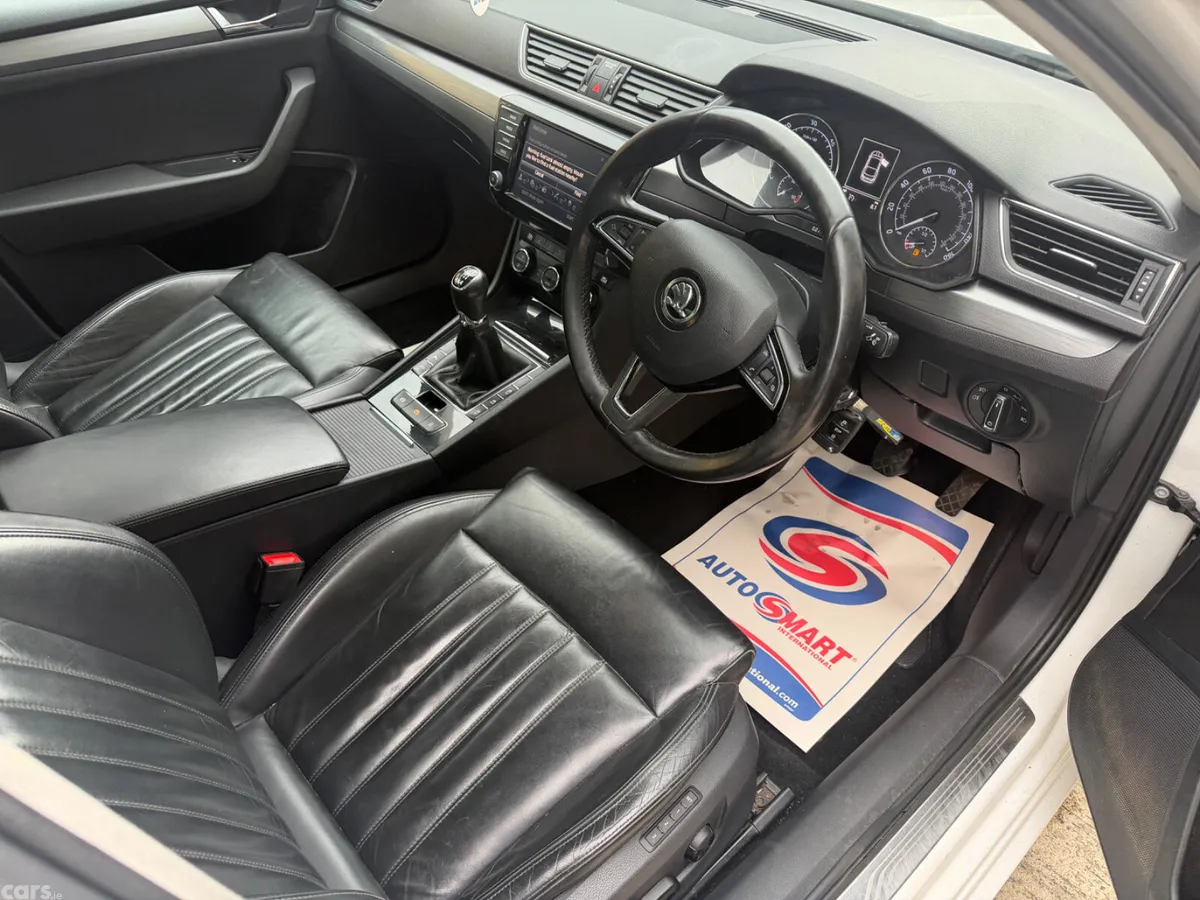Skoda Superb Hatchback, Diesel, 2017, White