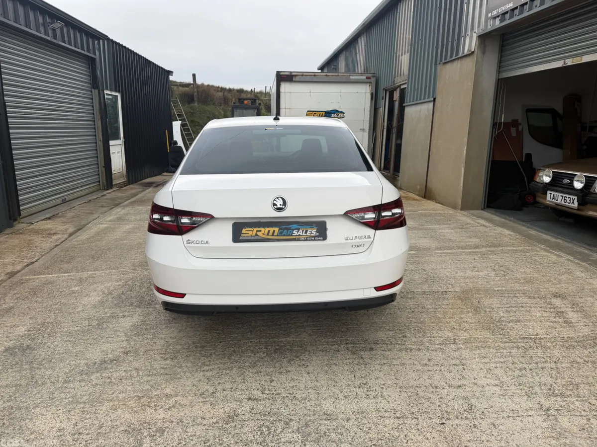 Skoda Superb Hatchback, Diesel, 2017, White