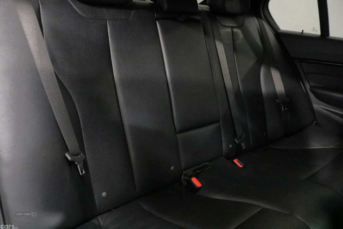 BMW 3-Series Saloon, Diesel, 2017, Black