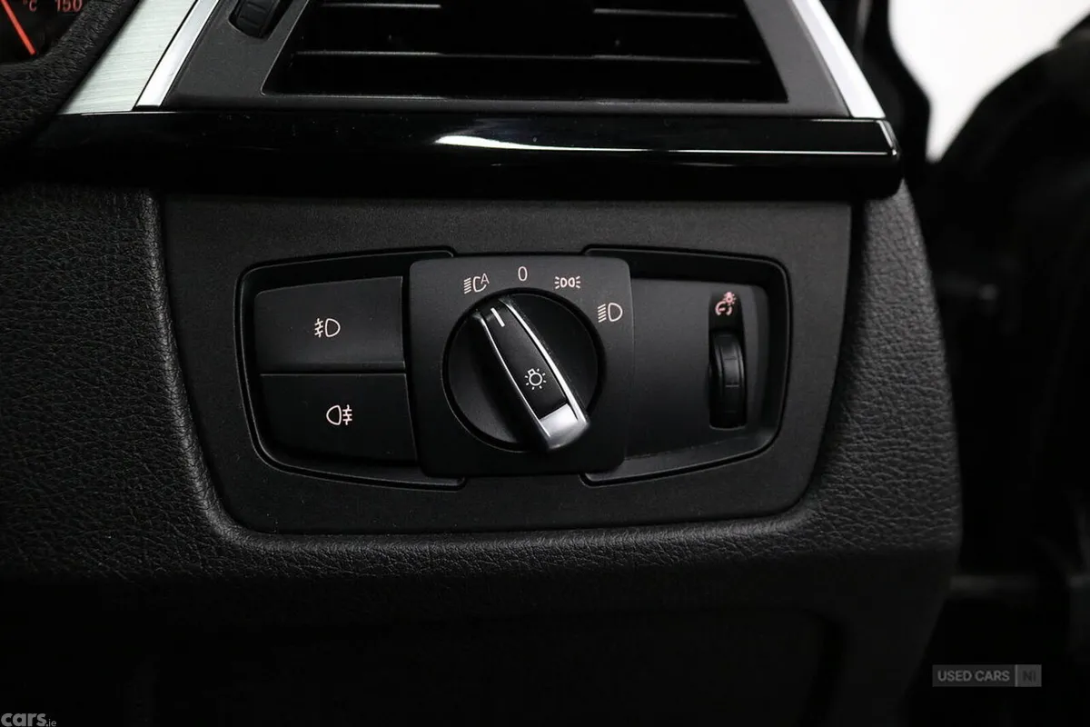 BMW 3-Series Saloon, Diesel, 2017, Black