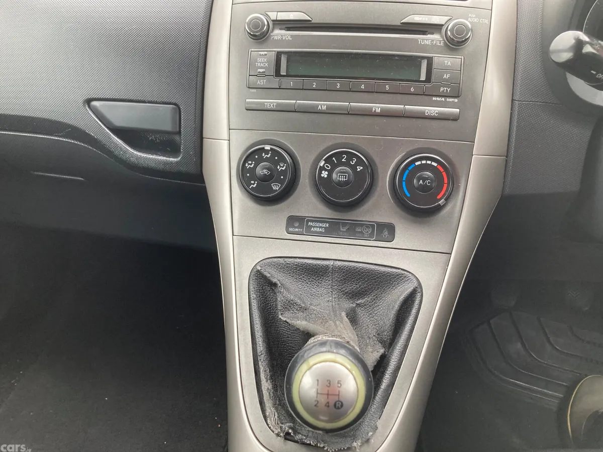 Toyota Auris Hatchback, Petrol, 2007, Grey