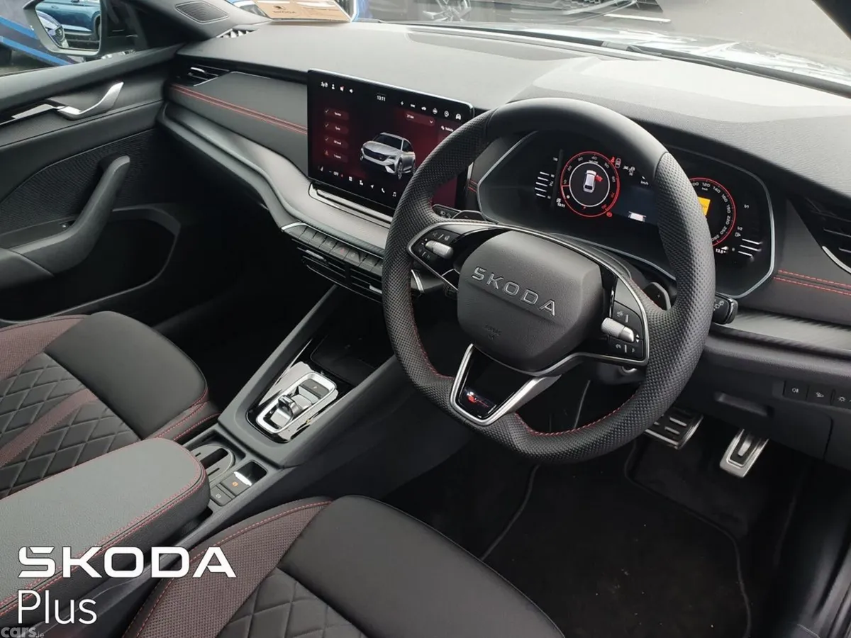 Skoda Octavia Estate, Petrol, 2026, Grey