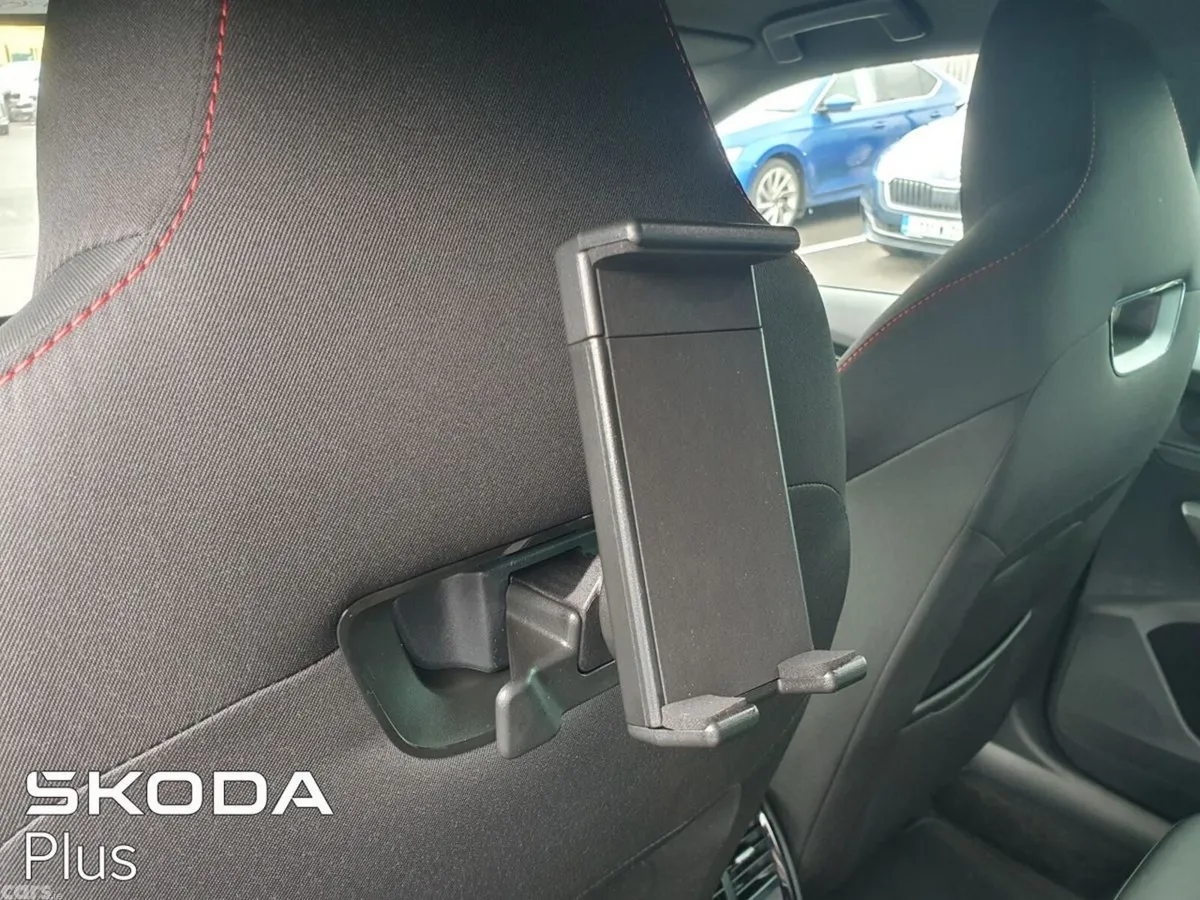Skoda Octavia Estate, Petrol, 2026, Grey