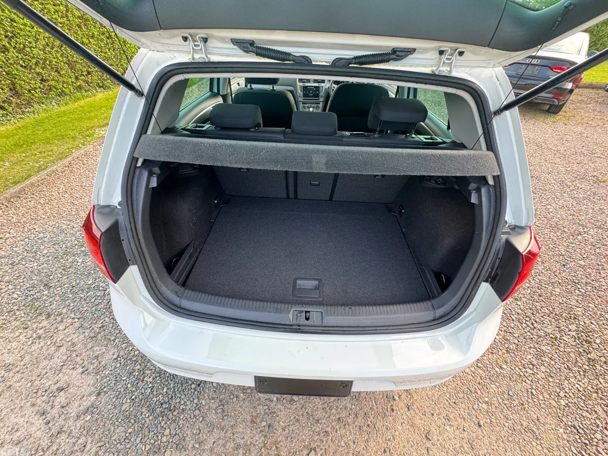 Volkswagen Golf Hatchback, Petrol, 2017, White