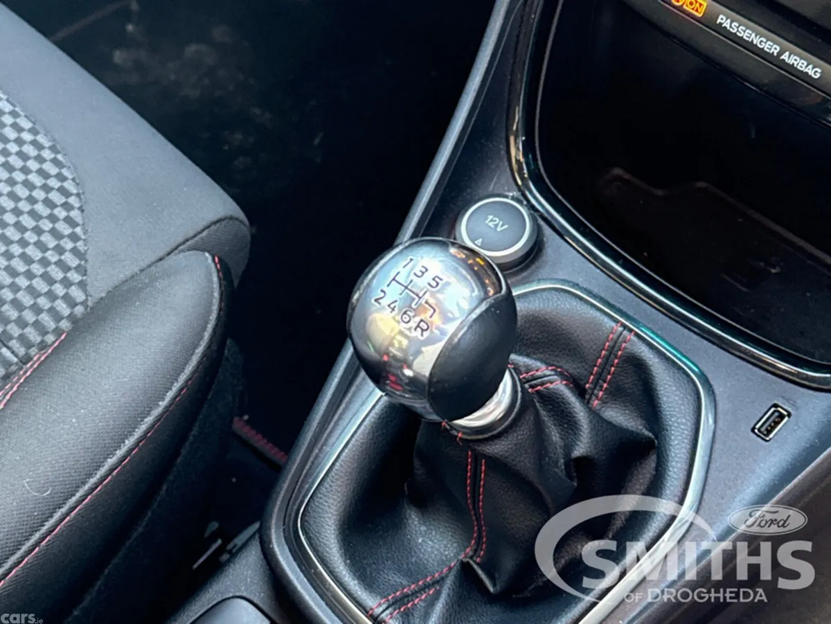 Ford Puma MPV, Petrol Hybrid, 2022, Red