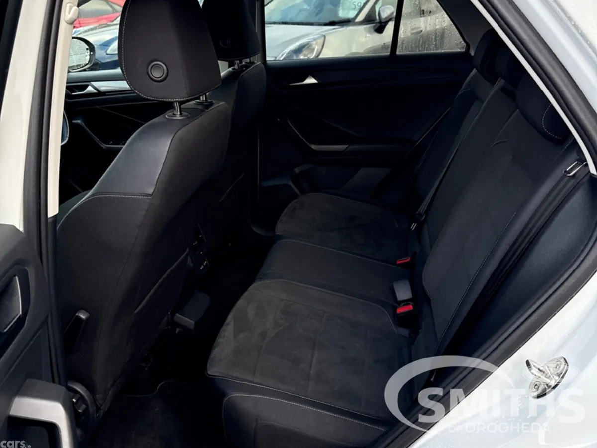 Volkswagen T-Roc Estate, Petrol, 2023, White