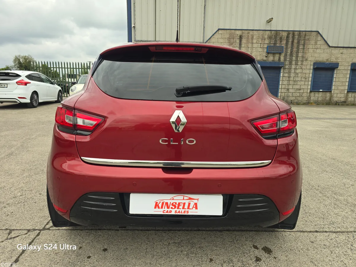 Renault Clio Hatchback, Petrol, 2019, Red