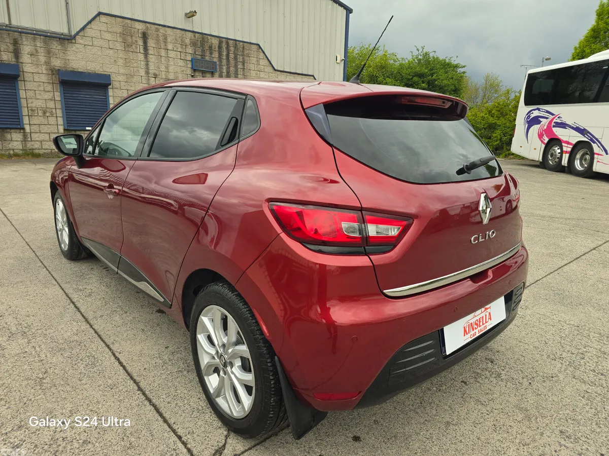 Renault Clio Hatchback, Petrol, 2019, Red