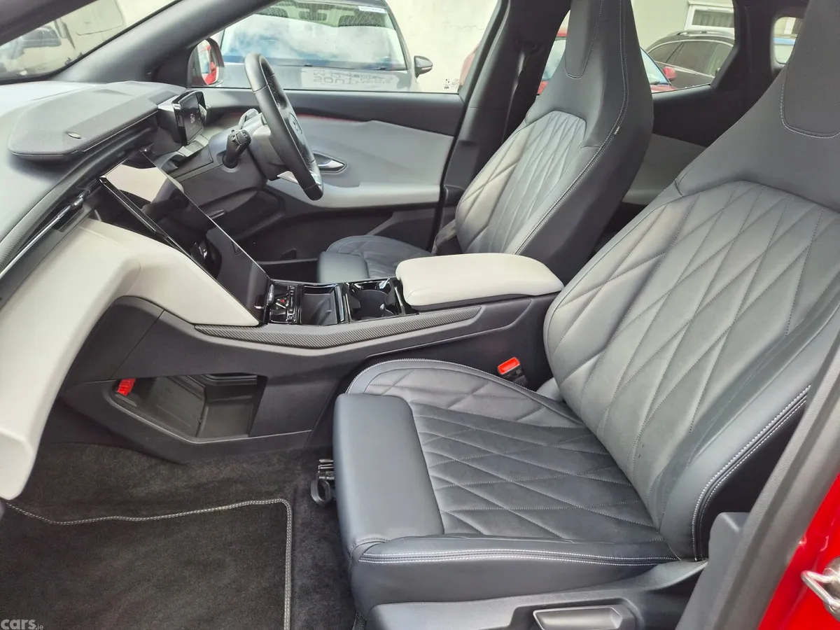 Ford Explorer SUV, Electric, 2025, Red