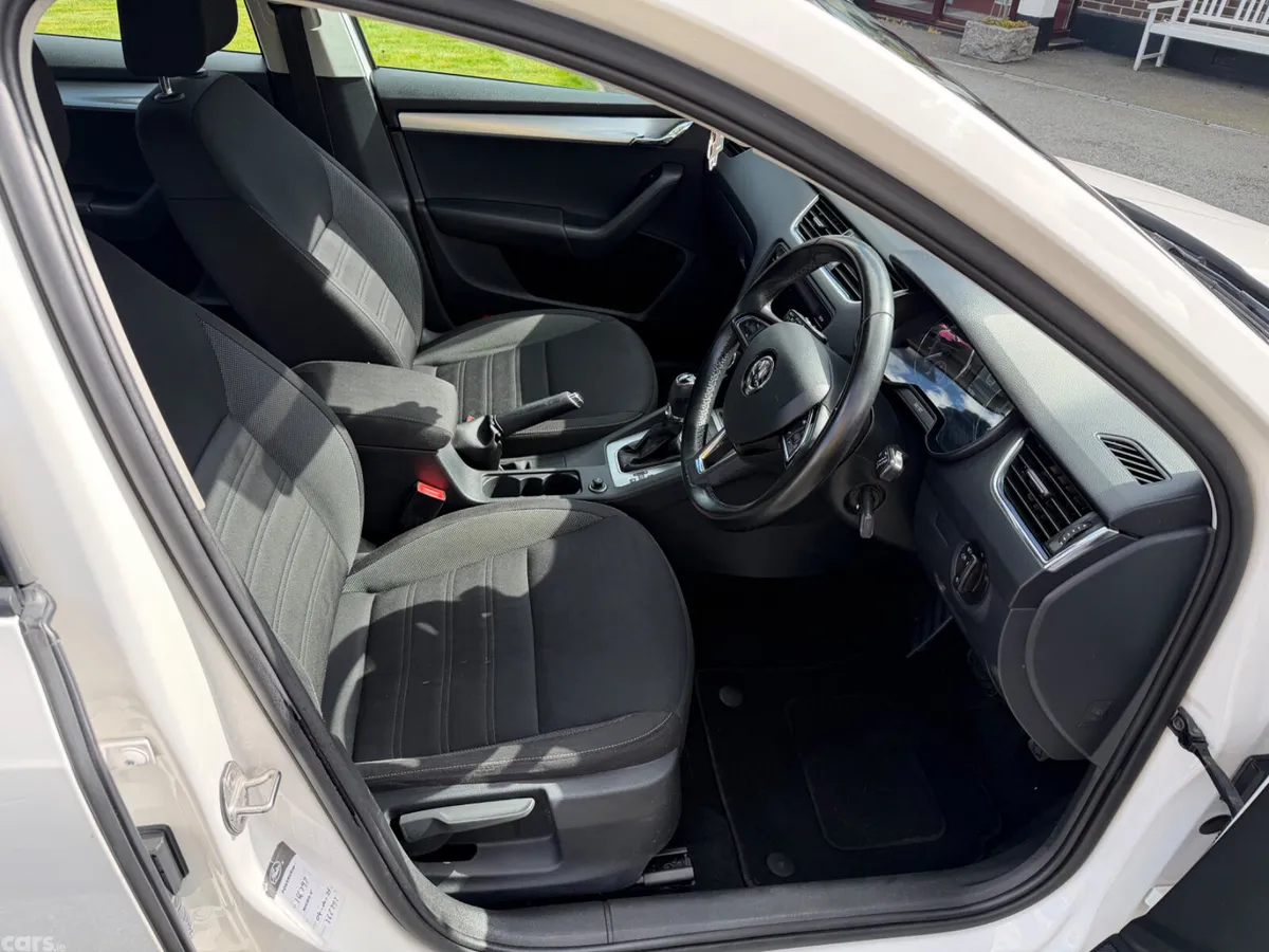 Skoda Octavia Estate, Diesel, 2018, White