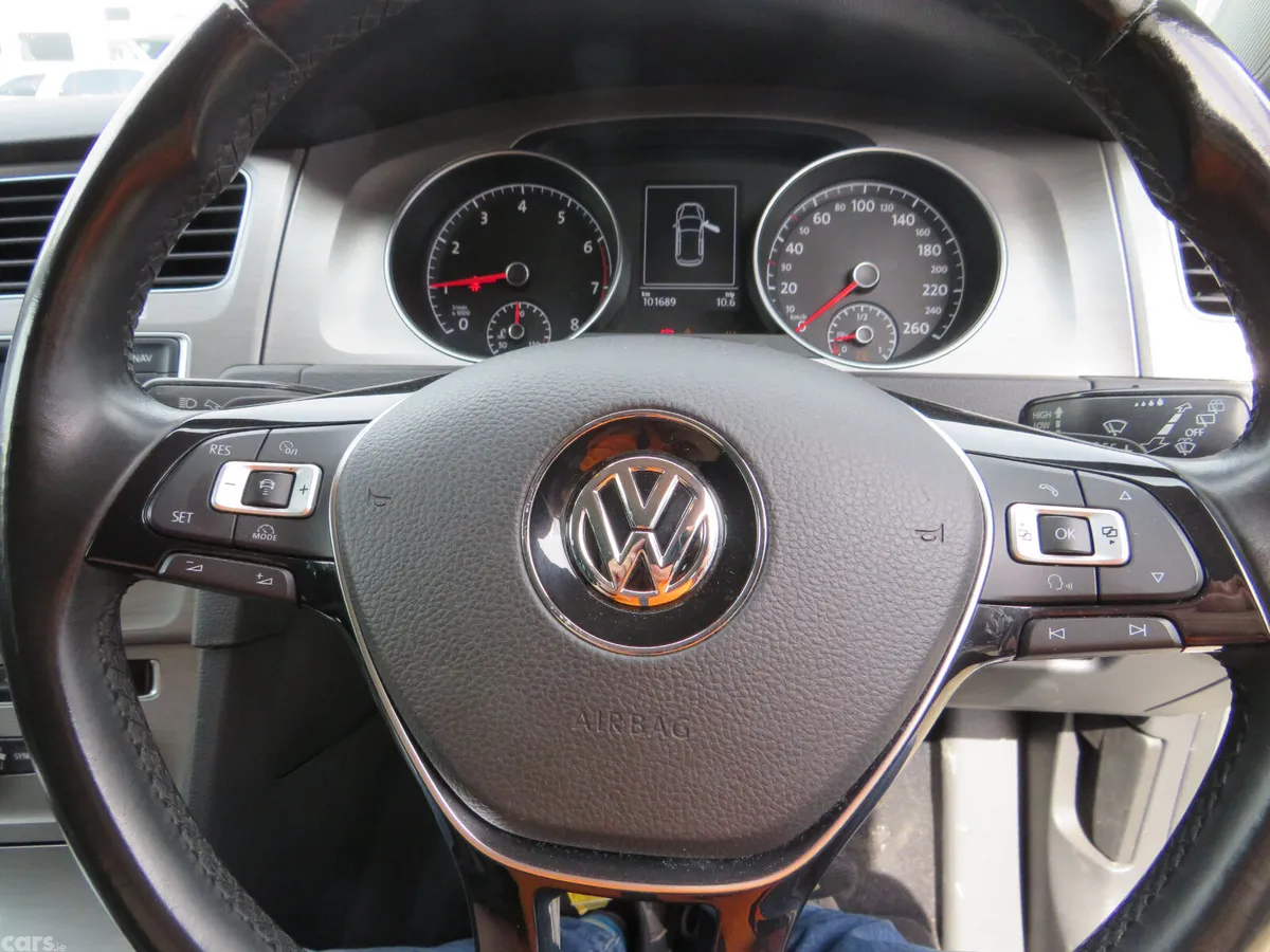 Volkswagen Golf Hatchback, Petrol, 2016, Silver
