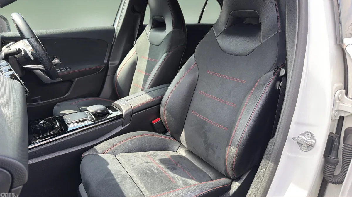 Mercedes-Benz A-Class Hatchback, Diesel, 2019, White