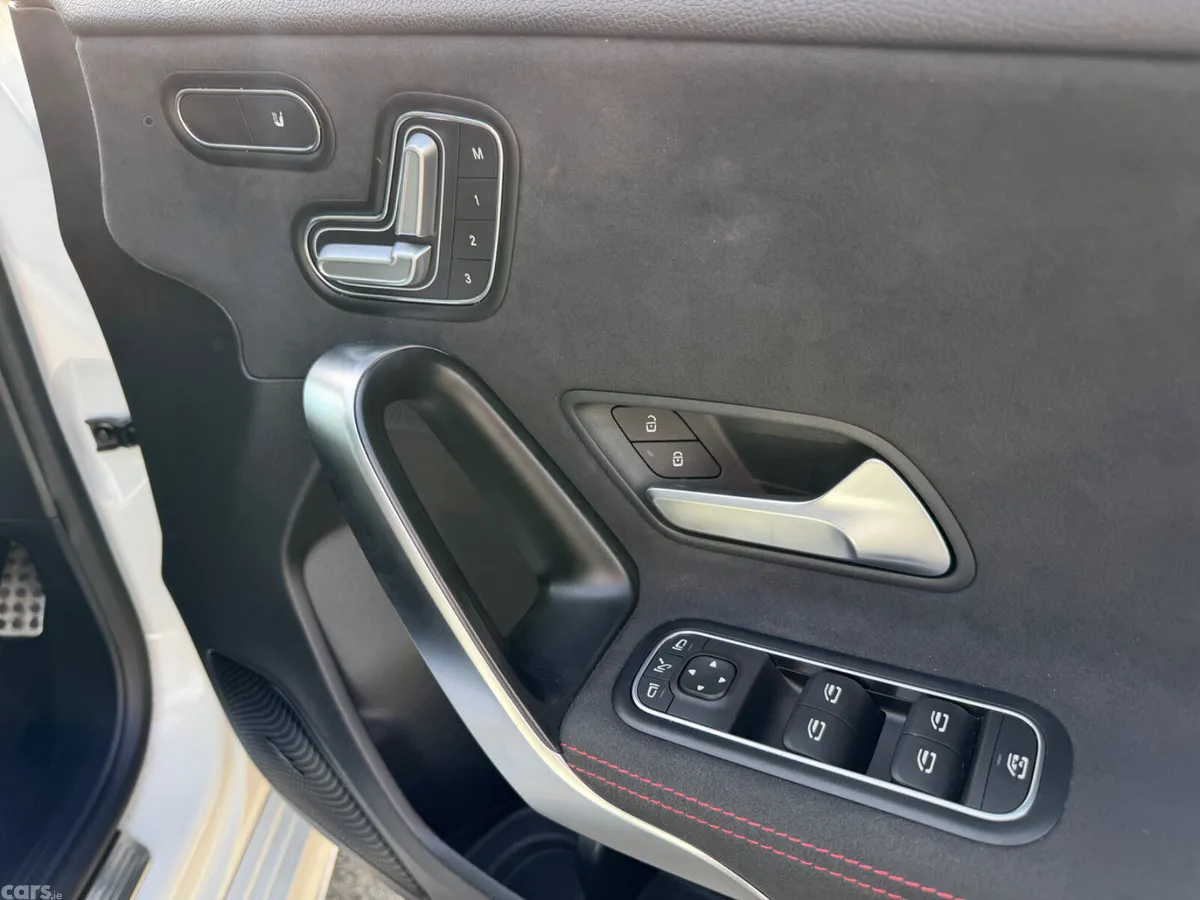 Mercedes-Benz A-Class Hatchback, Diesel, 2019, White