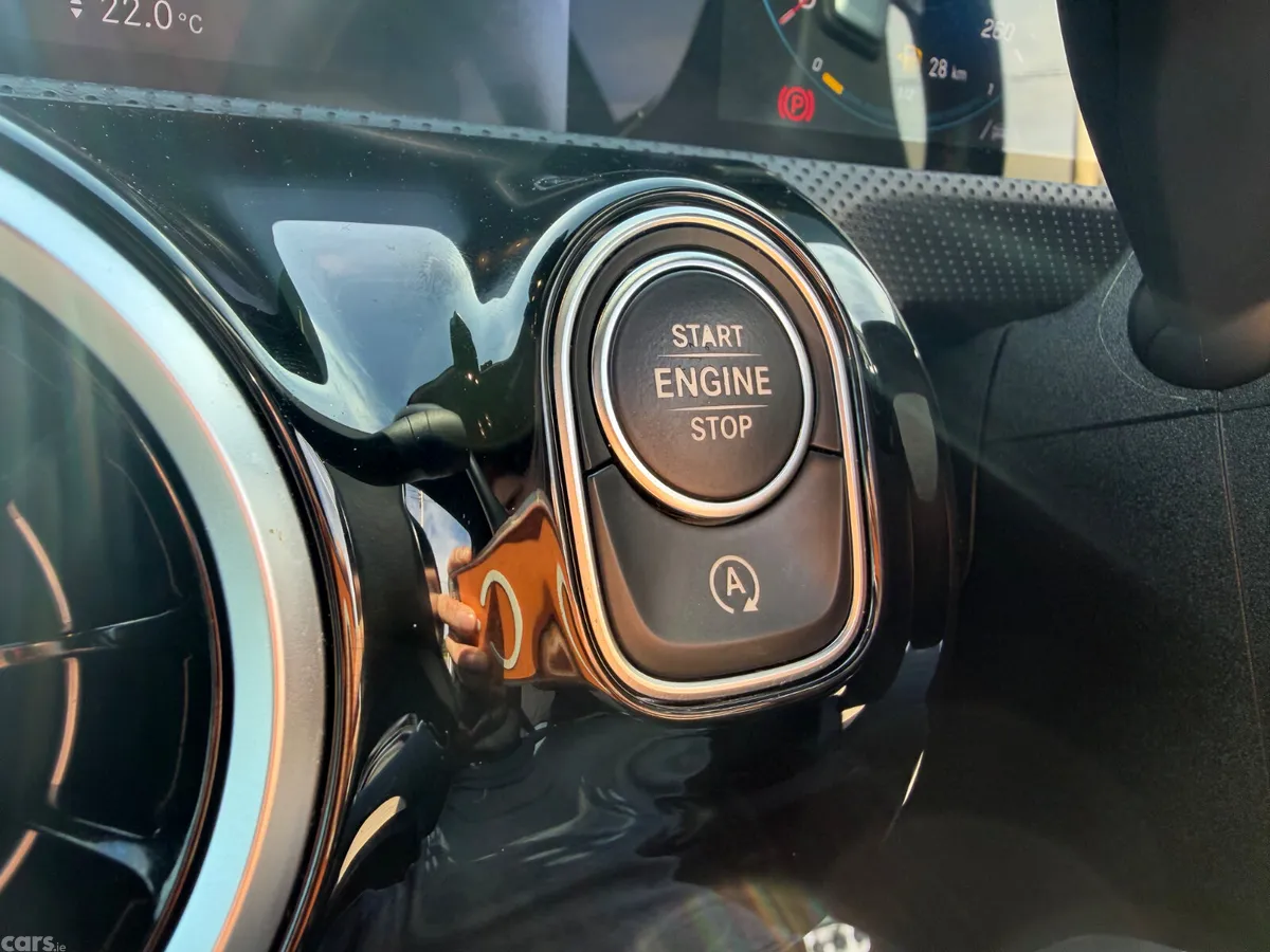 Mercedes-Benz A-Class Hatchback, Diesel, 2019, White