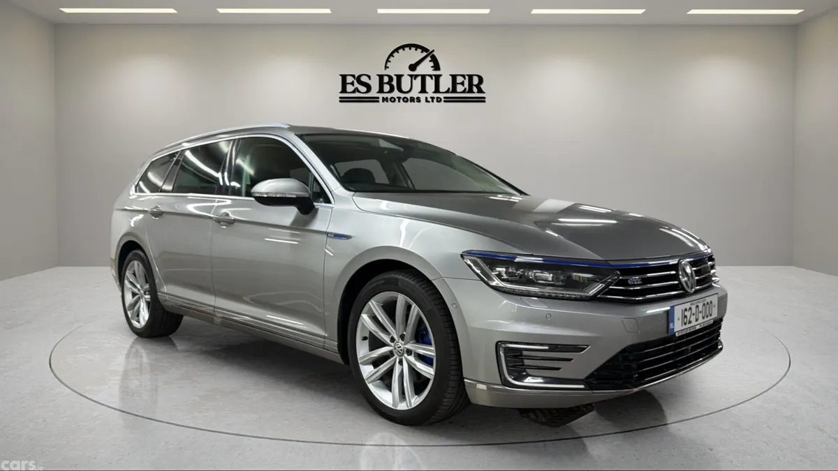 Volkswagen Passat Estate, Petrol Plug-in Hybrid, 2016, Silver