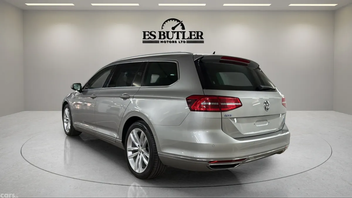 Volkswagen Passat Estate, Petrol Plug-in Hybrid, 2016, Silver