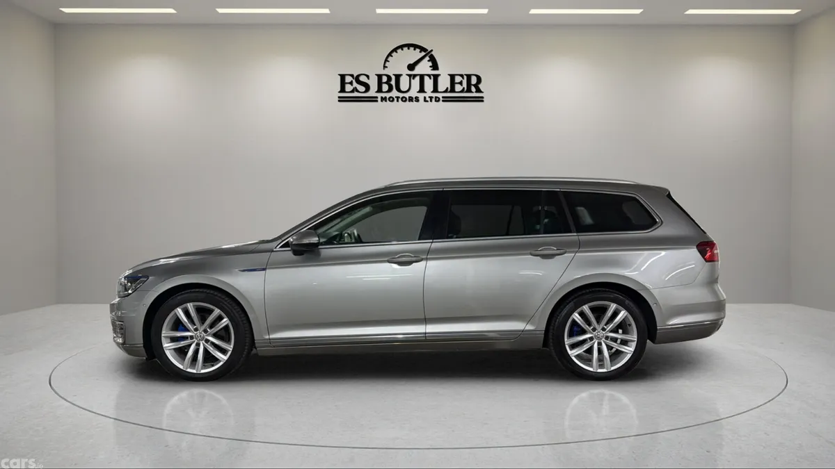 Volkswagen Passat Estate, Petrol Plug-in Hybrid, 2016, Silver